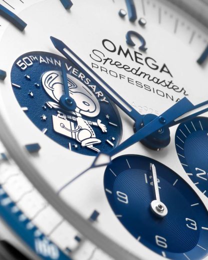 Omega Acesso exclusivo “Silver Snoopy Award” Speedmaster Série de aniversário 42 mm, aço em bracelete de tecido de nylon revestido 310.32.42.50.02.001 - Image 2
