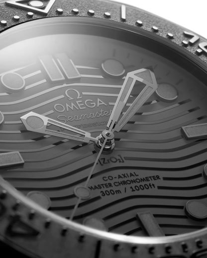 Omega Black Black Seamaster Diver 300M 43,5 mm, cerâmica preta em bracelete de borracha 210.92.44.20.01.003 - Image 3