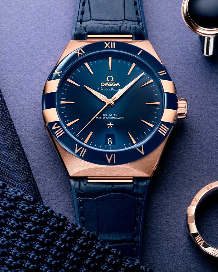 Omega Constellation 41 mm, ouro Sedna™ em bracelete de pele 131.63.41.21.03.001 - Image 4