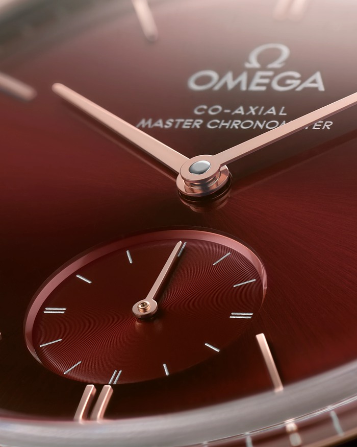Omega De Ville Trésor 40 mm, ouro Sedna™ em bracelete de pele 435.53.40.21.11.002 - Image 4