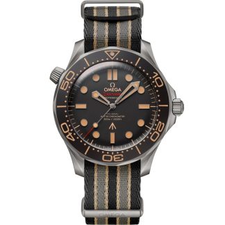 Omega Edição 007*** Seamaster Diver 300M 42 mm, titânio em bracelete NATO 210.92.42.20.01.001