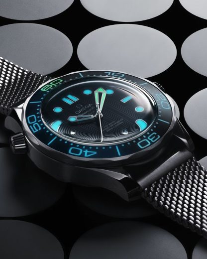 Omega James Bond 60th anniversary Seamaster Diver 300M 42 mm, aço em aço 210.30.42.20.03.002 - Image 5