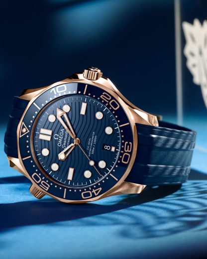 Omega Seamaster Diver 300M 42 mm, ouro Sedna™ em bracelete de borracha 210.62.42.20.03.001 - Image 3