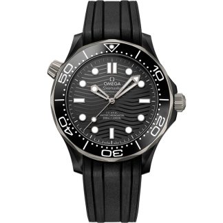 Omega Seamaster Diver 300M 43,5 mm, cerâmica preta em bracelete de borracha 210.92.44.20.01.001