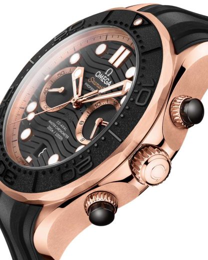 Omega Seamaster Diver 300M 44 mm, ouro Sedna™ em bracelete de borracha 210.62.44.51.01.001 - Image 3