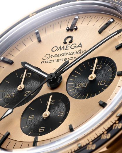 Omega Speedmaster Moonwatch Professional 42 mm, ouro Moonshine™ em ouro Moonshine™ 310.60.42.50.99.002 - Image 3