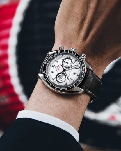 Omega Speedmaster Racing 44,25 mm, aço em bracelete de pele 329.33.44.51.04.001 - Image 2