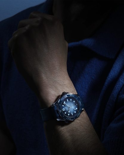Omega Summer Blue Seamaster Diver 300M 42 mm, aço em bracelete de borracha 210.32.42.20.03.002 - Image 4